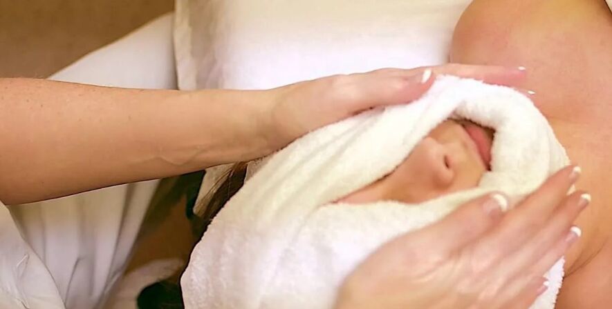 تقنية التدليك باستخدام منشفة